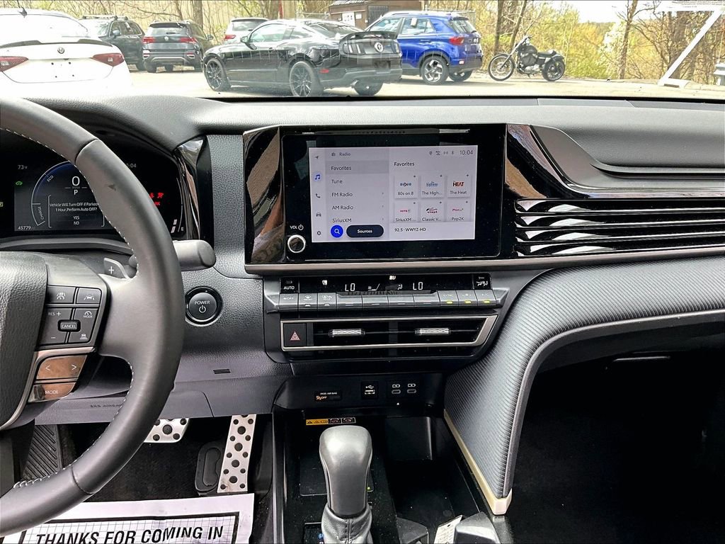 Used 2025 Toyota Camry SE FWD image 28