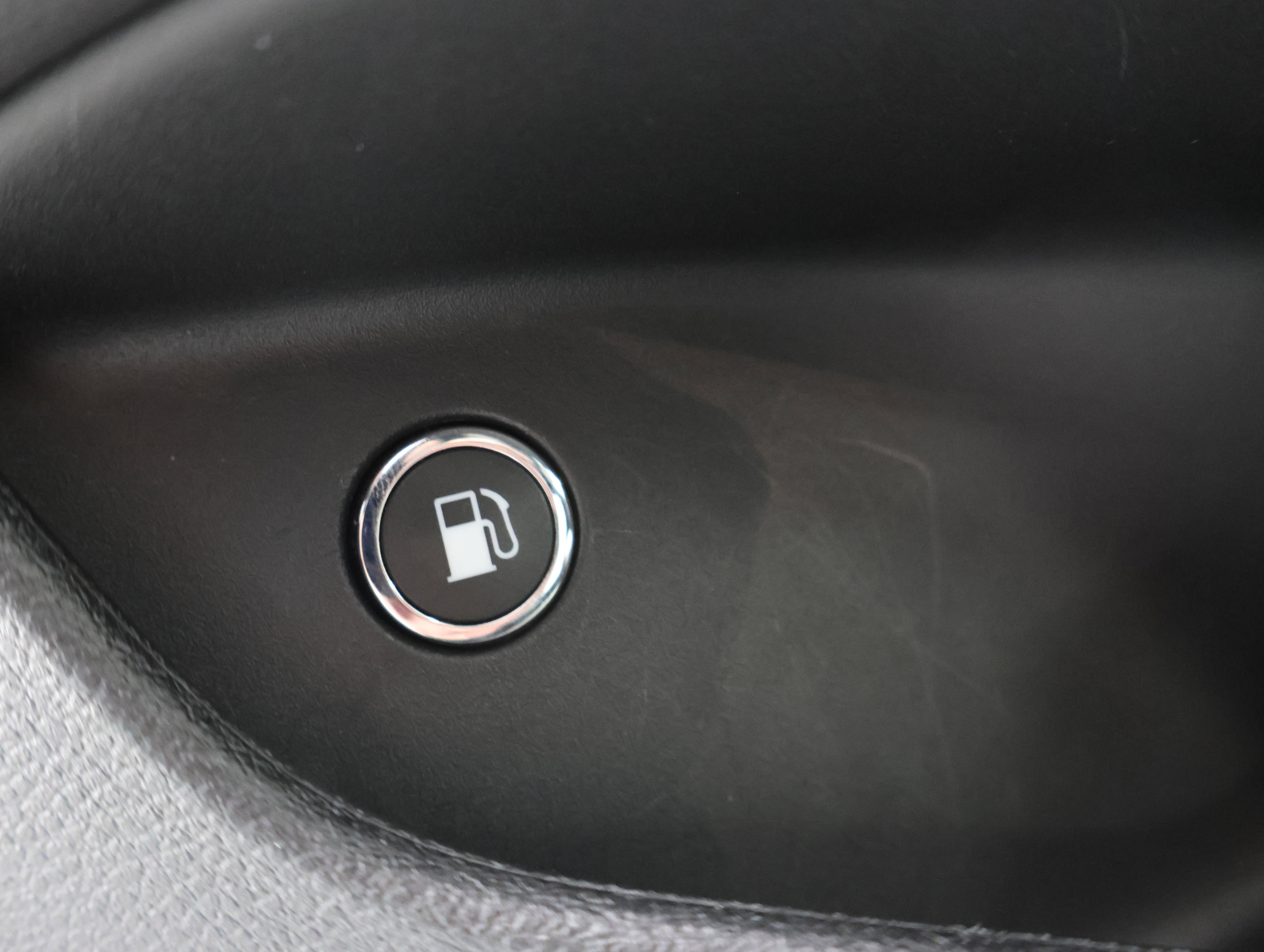 Used 2024 Chrysler Pacifica Limited FWD image 48
