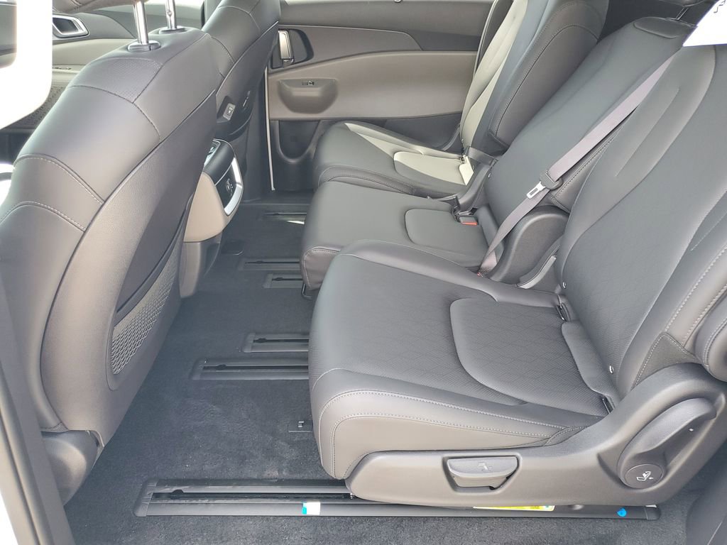 New 2026 Kia Carnival EX image 20