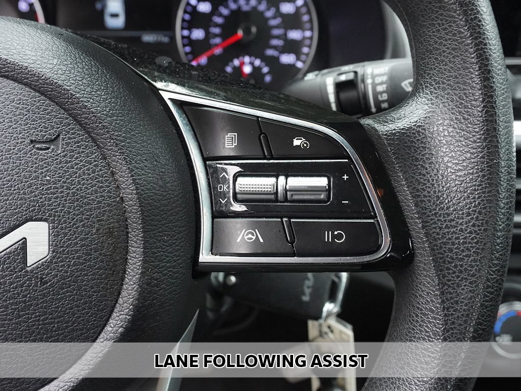 Used 2022 Kia Forte LXS FWD image 3