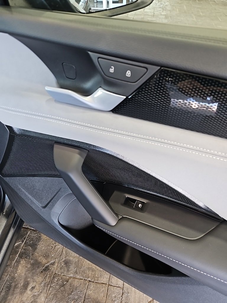 New 2026 Volkswagen Tiguan SE R-Line image 12