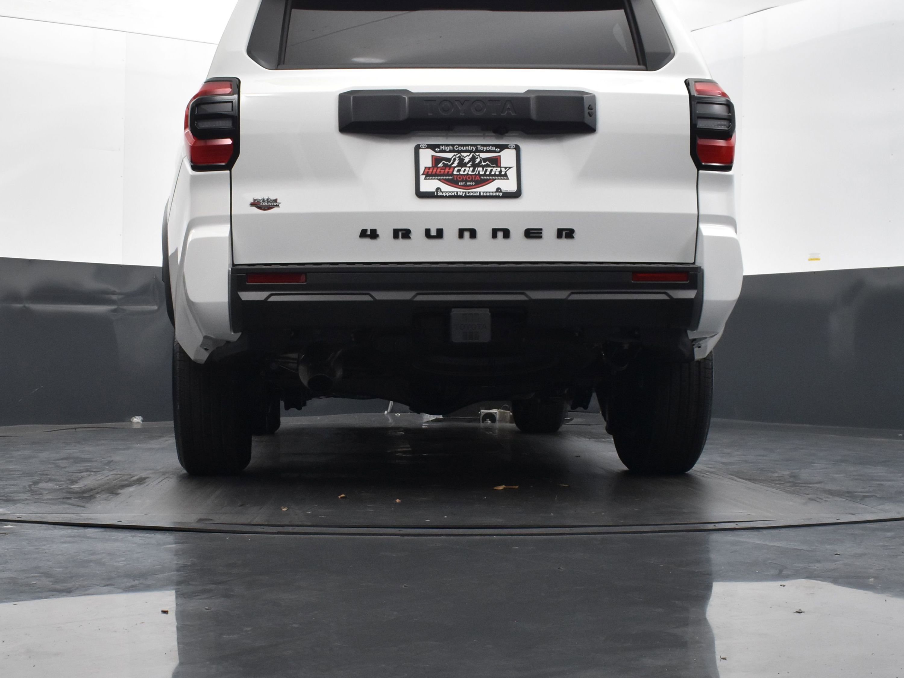 Used 2025 Toyota 4Runner SR5 AWD/4WD image 39