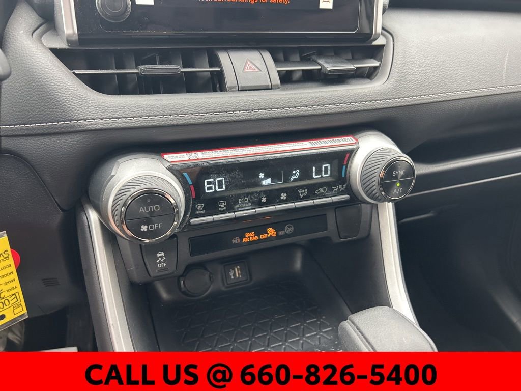 Used 2025 Toyota RAV4 LE AWD/4WD image 18