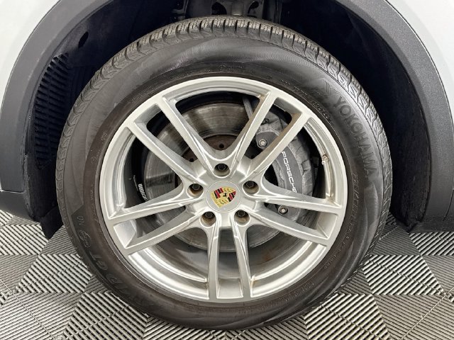Used 2023 Porsche Cayenne AWD/4WD image 38