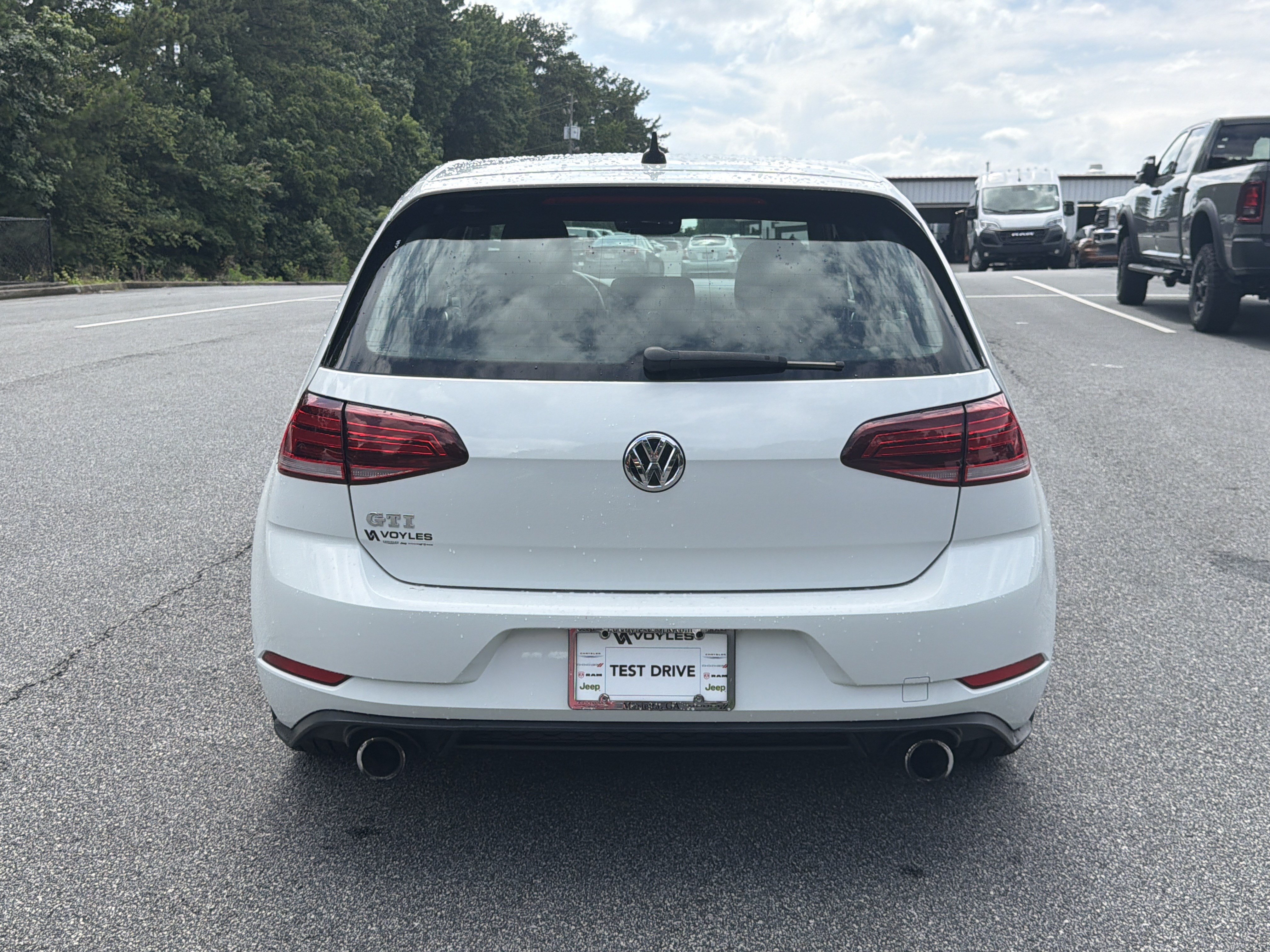 Used 2018 Volkswagen GTI SE FWD image 7