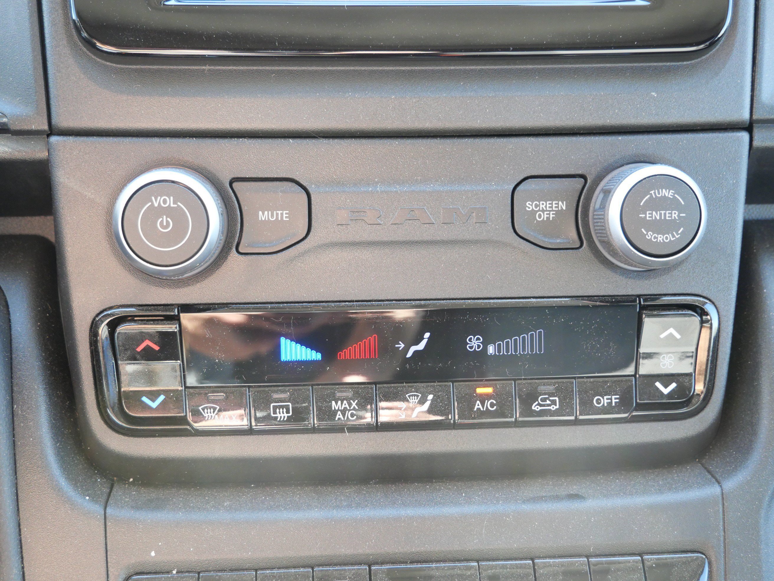 New 2026 RAM ProMaster 2500 w/ Convenience Group FWD image 18