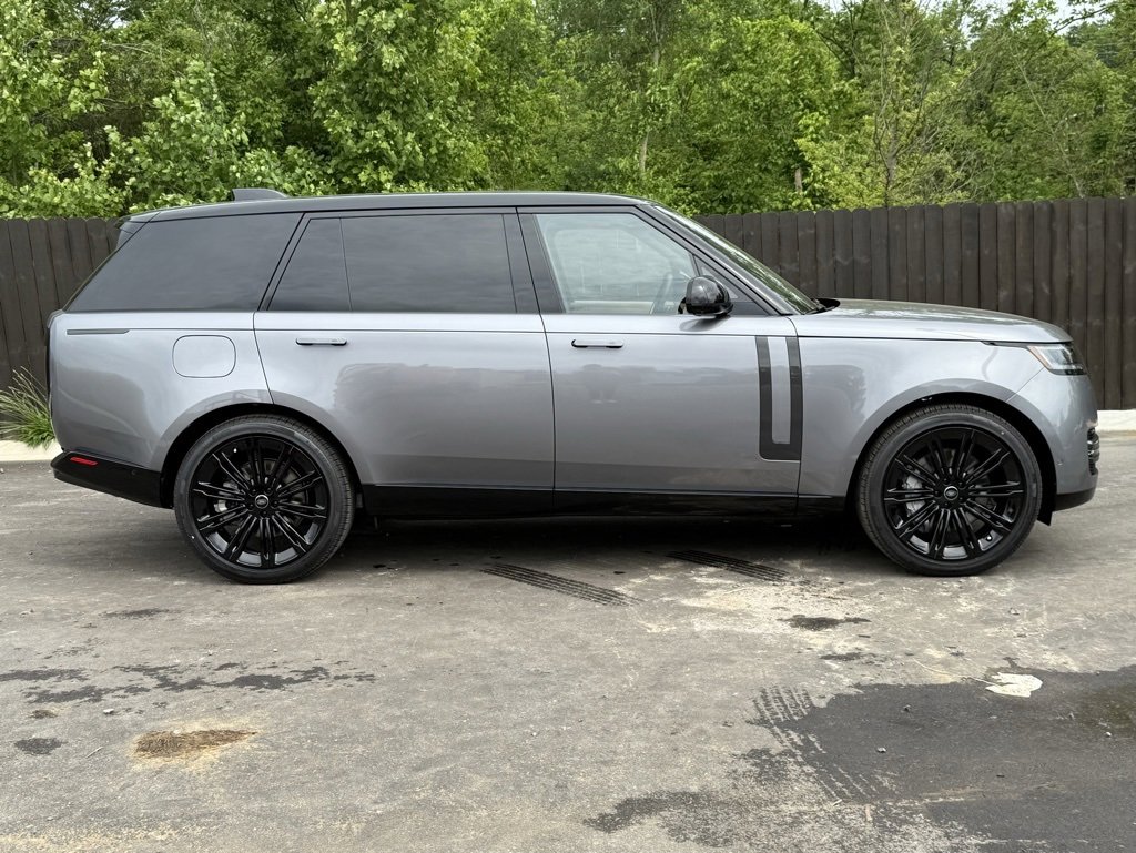 New 2025 Land Rover Range Rover Long Wheelbase SE image 7