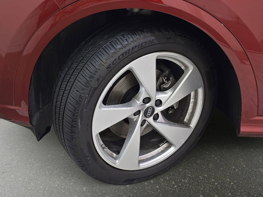 Certified 2025 Audi Q5 Prestige image 33