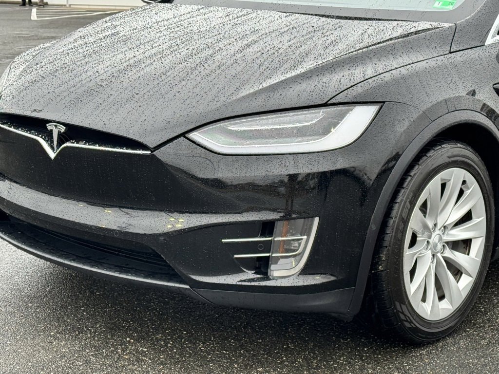 Used 2017 Tesla Model X 75D image 34