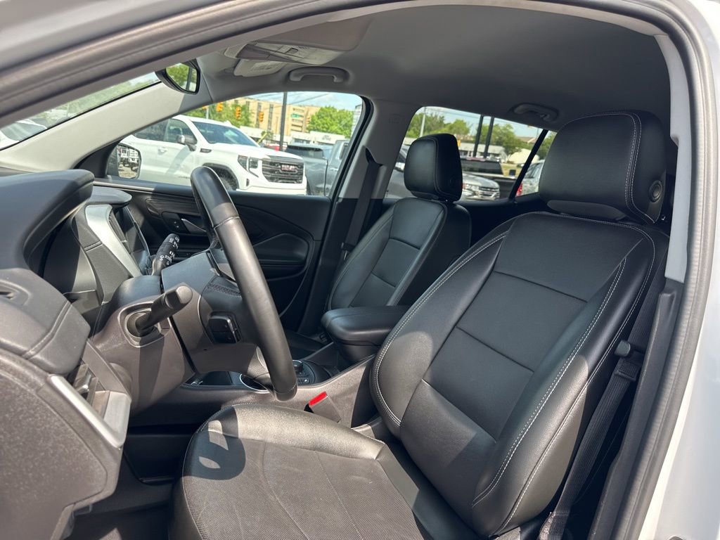 Used 2024 GMC Terrain SLT AWD/4WD image 15