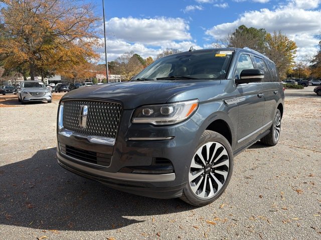 Used 2024 Lincoln Navigator Reserve image 2