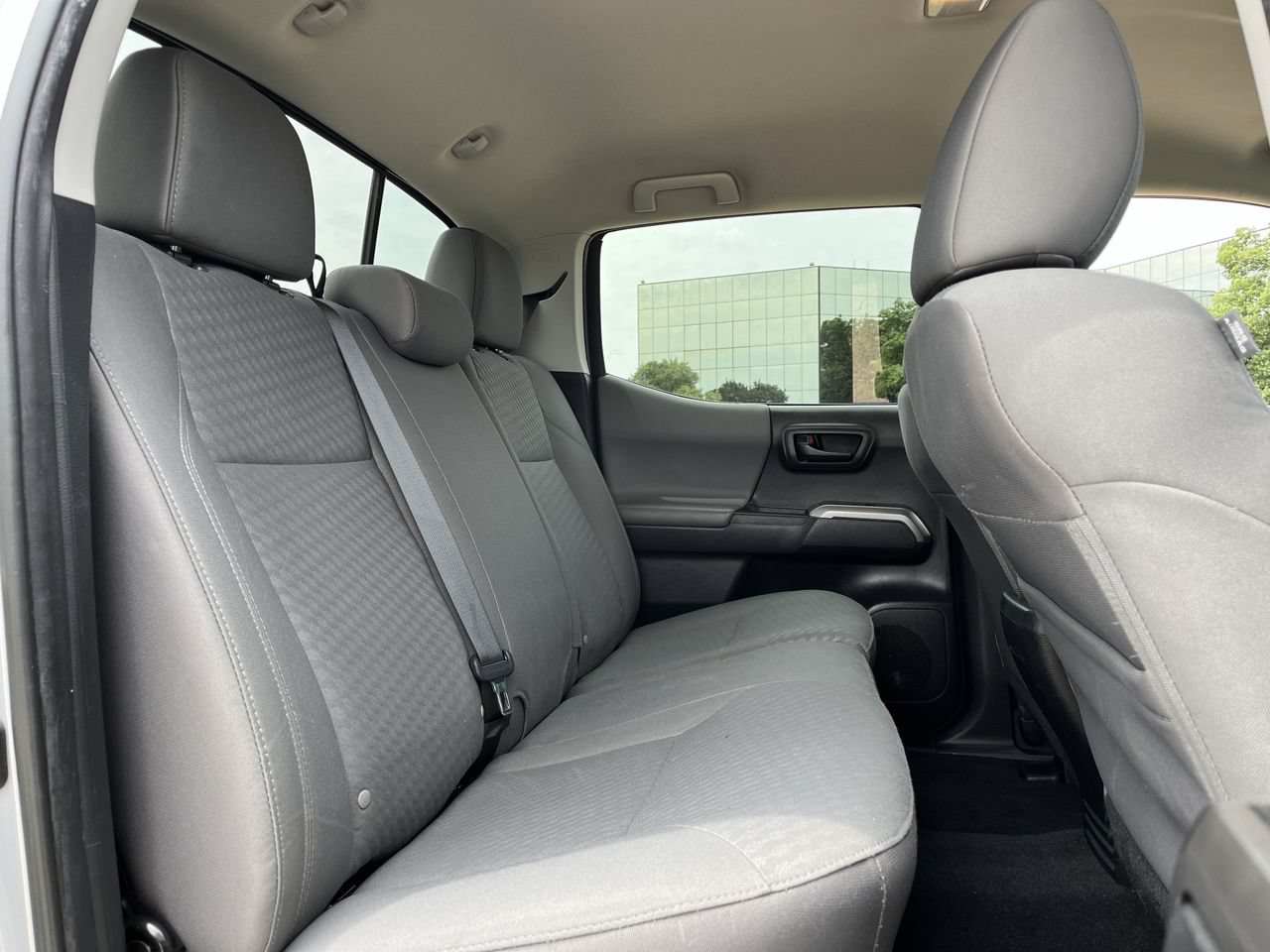 Used 2022 Toyota Tacoma SR5 RWD image 26