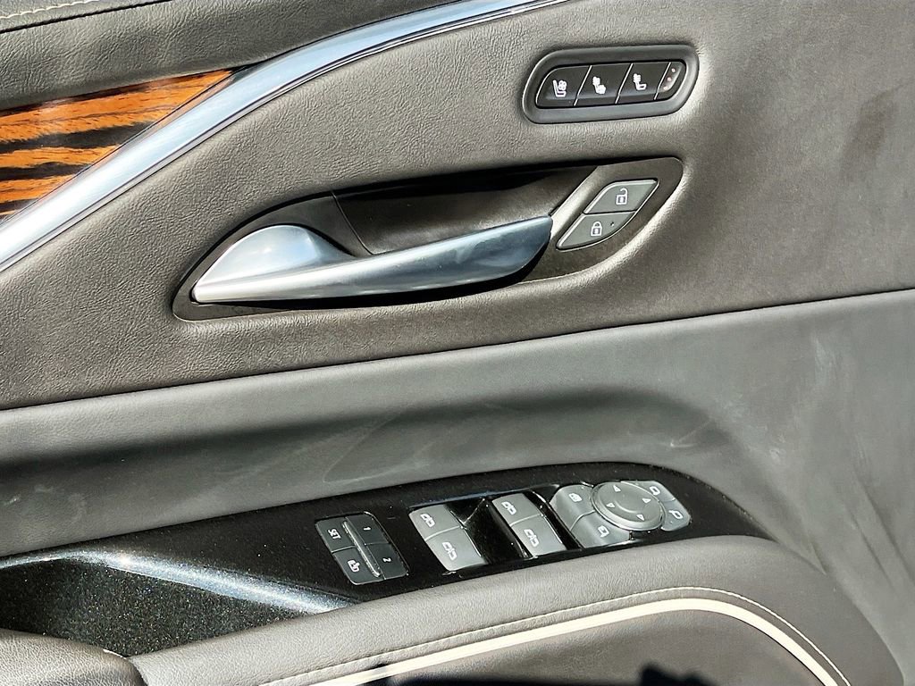 Used 2024 Cadillac Escalade Premium Luxury RWD image 12