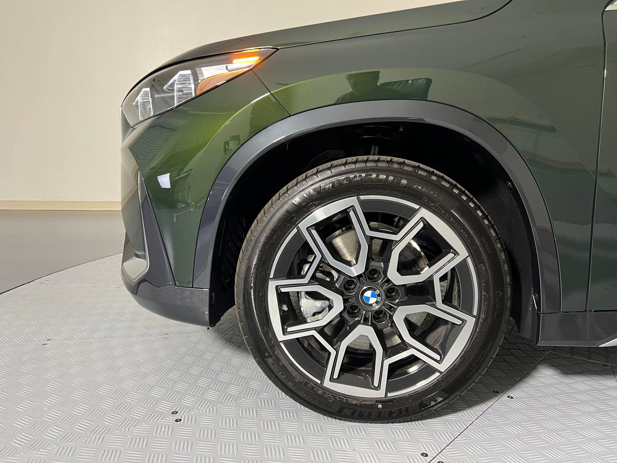 Used 2025 BMW X1 xDrive28i w/ Premium Package AWD/4WD image 11