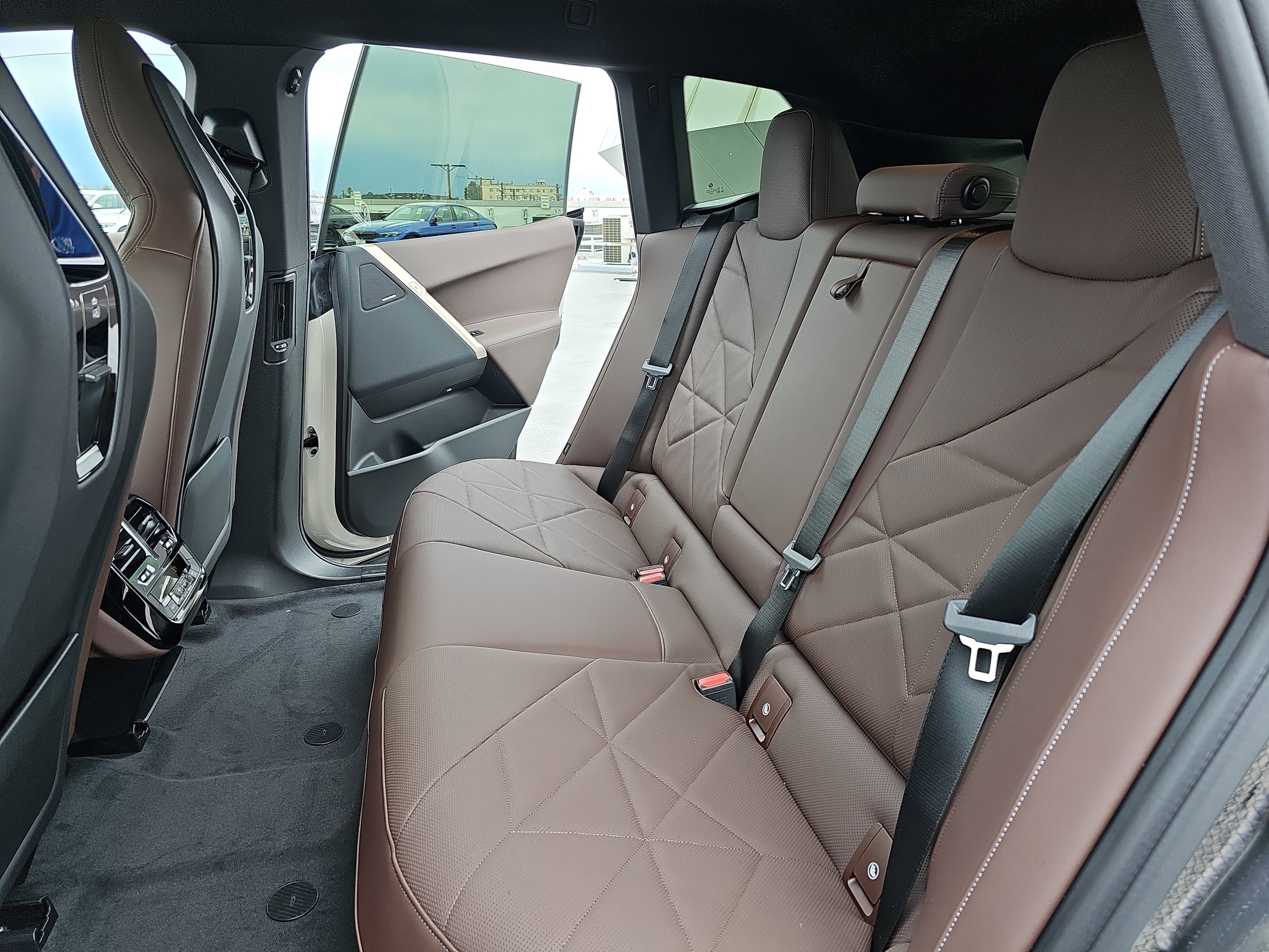 New 2026 BMW iX xDrive60 w/ Premium Package image 14