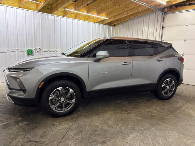 Used 2025 Chevrolet Blazer LT FWD image 4