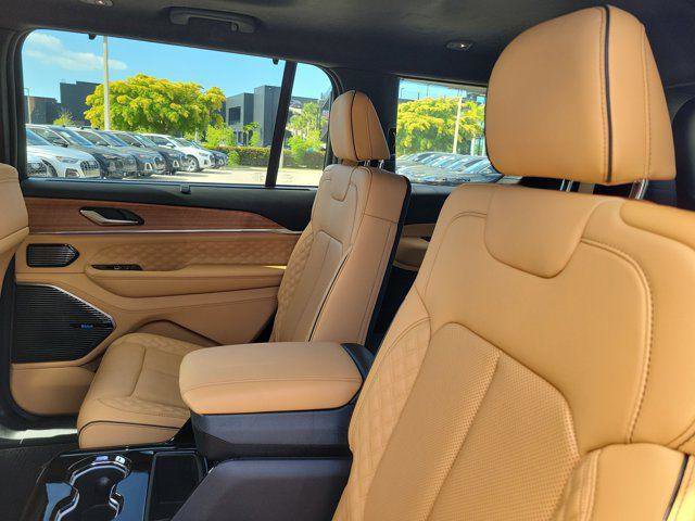 Used 2024 Jeep Grand Cherokee L Summit AWD/4WD image 14