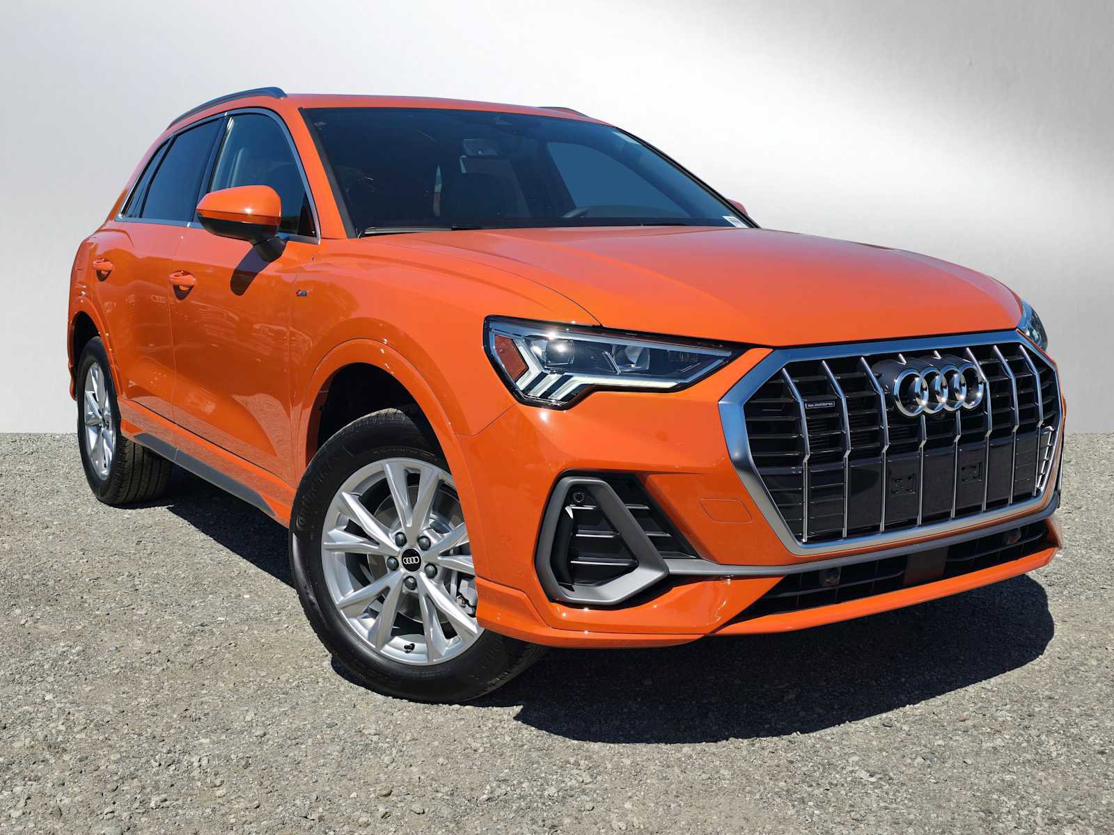 New 2025 Audi Q3 2.0T Premium Plus