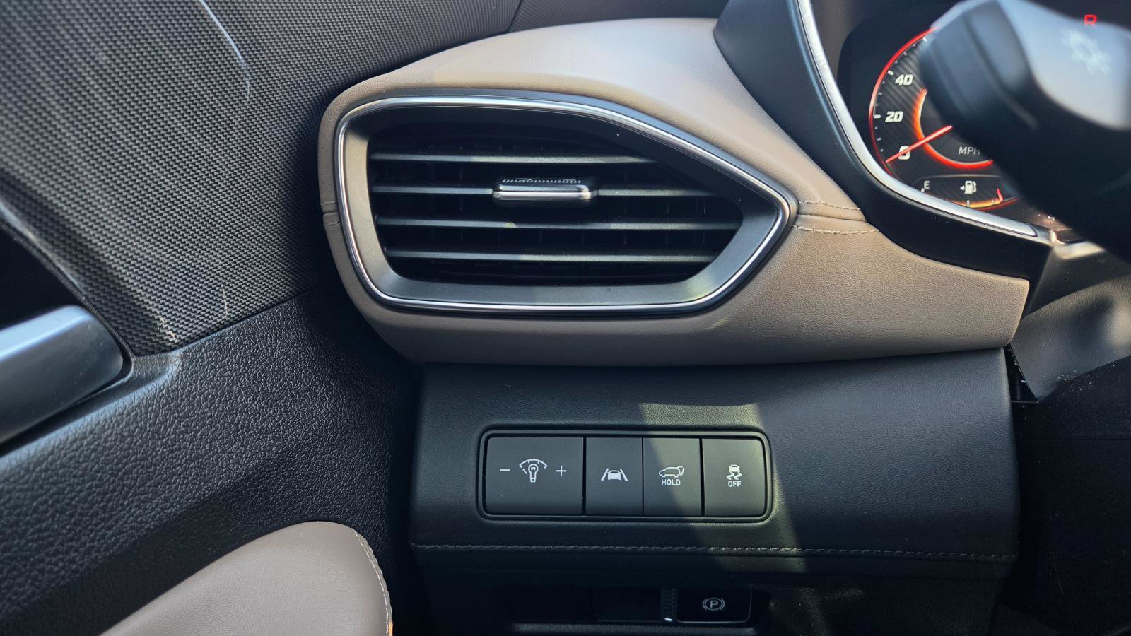 Used 2023 Hyundai Santa Fe SEL w/ Premium Package image 23