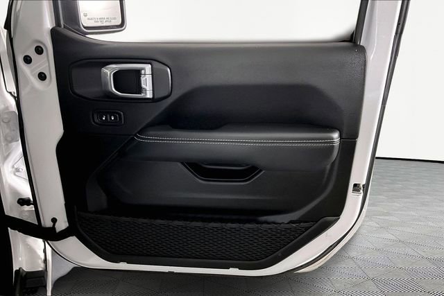 Used 2023 Jeep Wrangler Sahara image 27