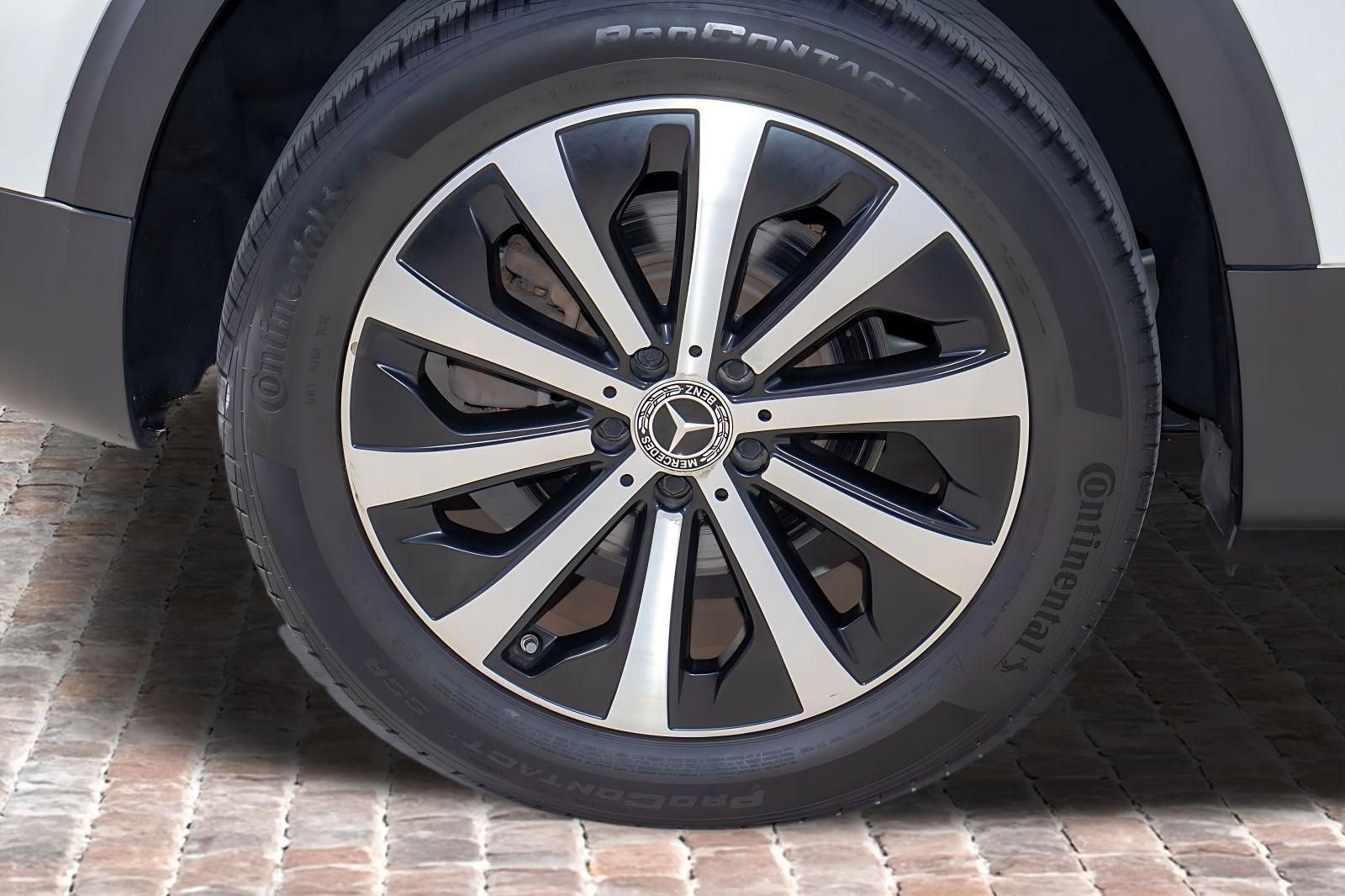 Used 2020 Mercedes-Benz GLB 250 image 40