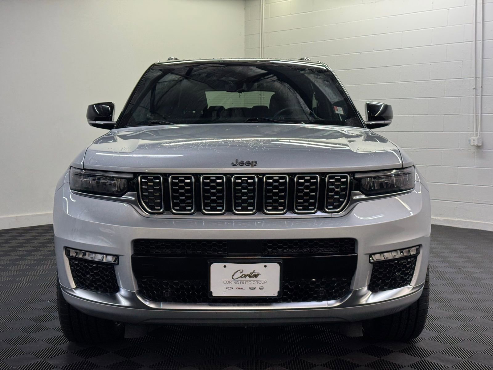 Used 2023 Jeep Grand Cherokee L Summit w/ Advanced Protech Group IV image 5