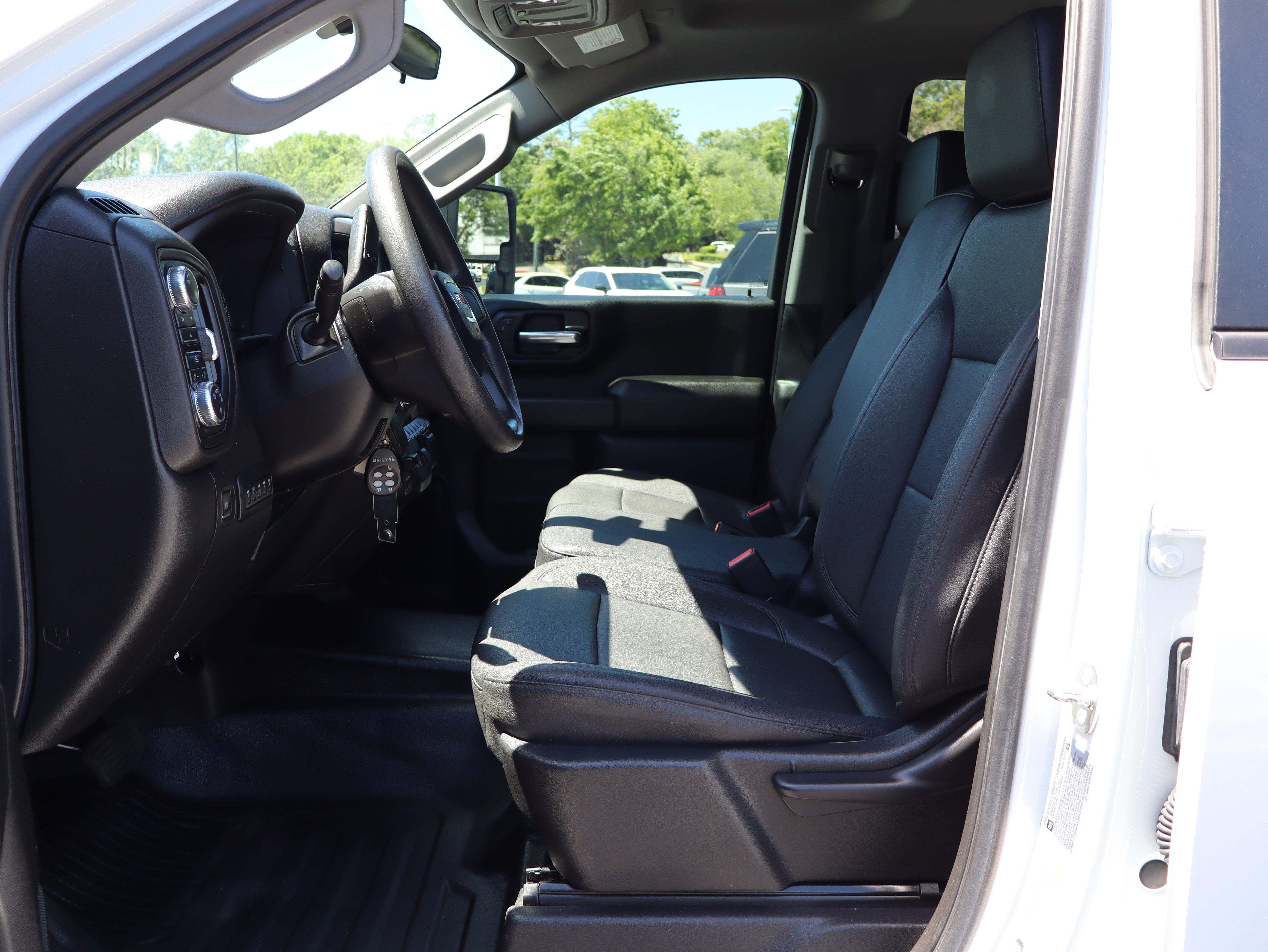 Used 2023 GMC Sierra 3500 Pro w/ Convenience Package image 19