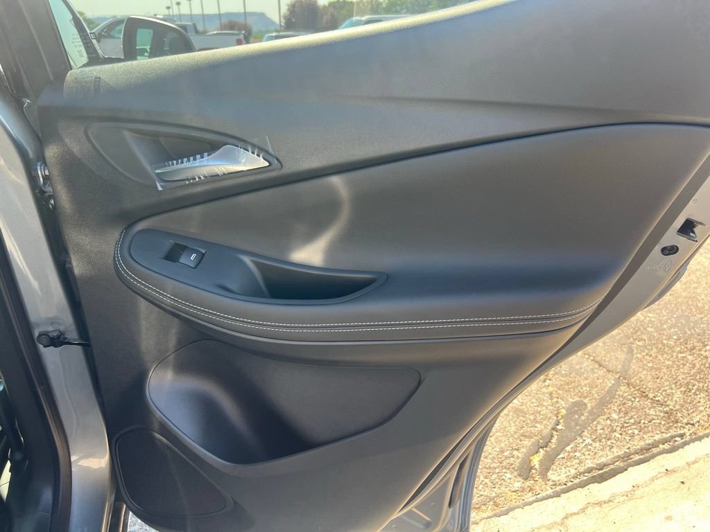 Used 2025 Buick Encore GX Avenir w/ Avenir Technology Package AWD/4WD image 18