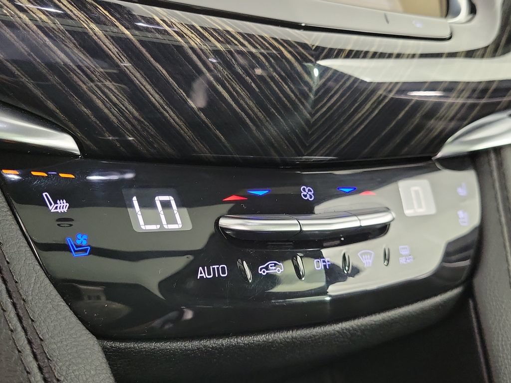 Certified 2024 Cadillac XT6 Premium Luxury FWD image 29