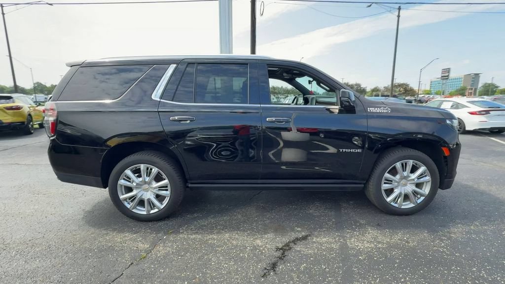 Used 2021 Chevrolet Tahoe High Country w/ Premium Package AWD/4WD image 9