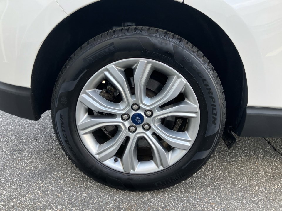 Used 2021 Ford Edge Titanium AWD/4WD image 27
