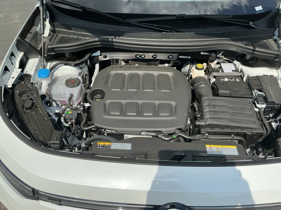 New 2026 Volkswagen Tiguan SEL R-Line AWD/4WD image 16