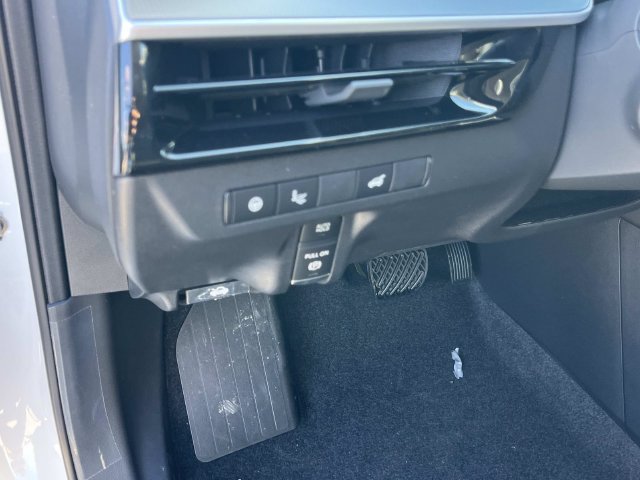 New 2026 Nissan Murano Platinum w/ Cargo Package AWD/4WD image 28
