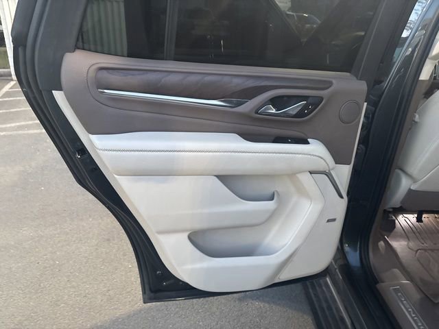 Used 2021 GMC Yukon Denali w/ Denali Premium Package image 28