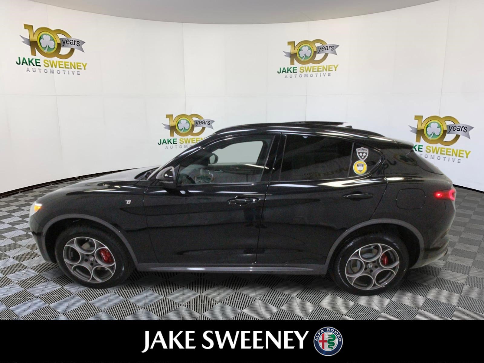 New 2022 Alfa Romeo Stelvio Ti image 3