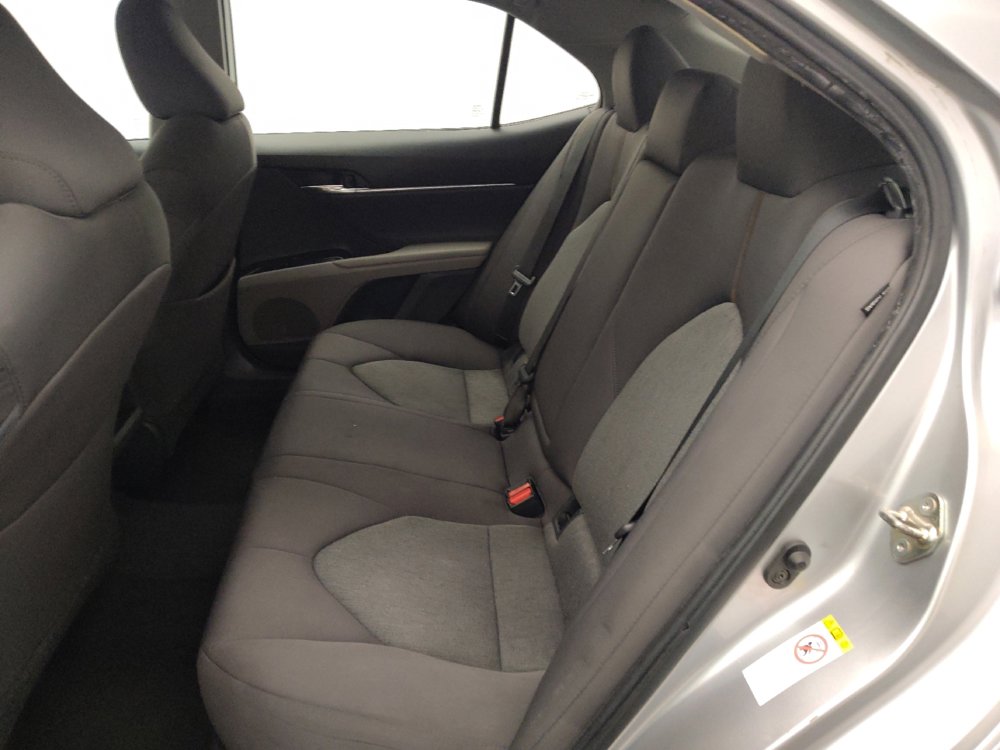 Used 2019 Toyota Camry LE image 18