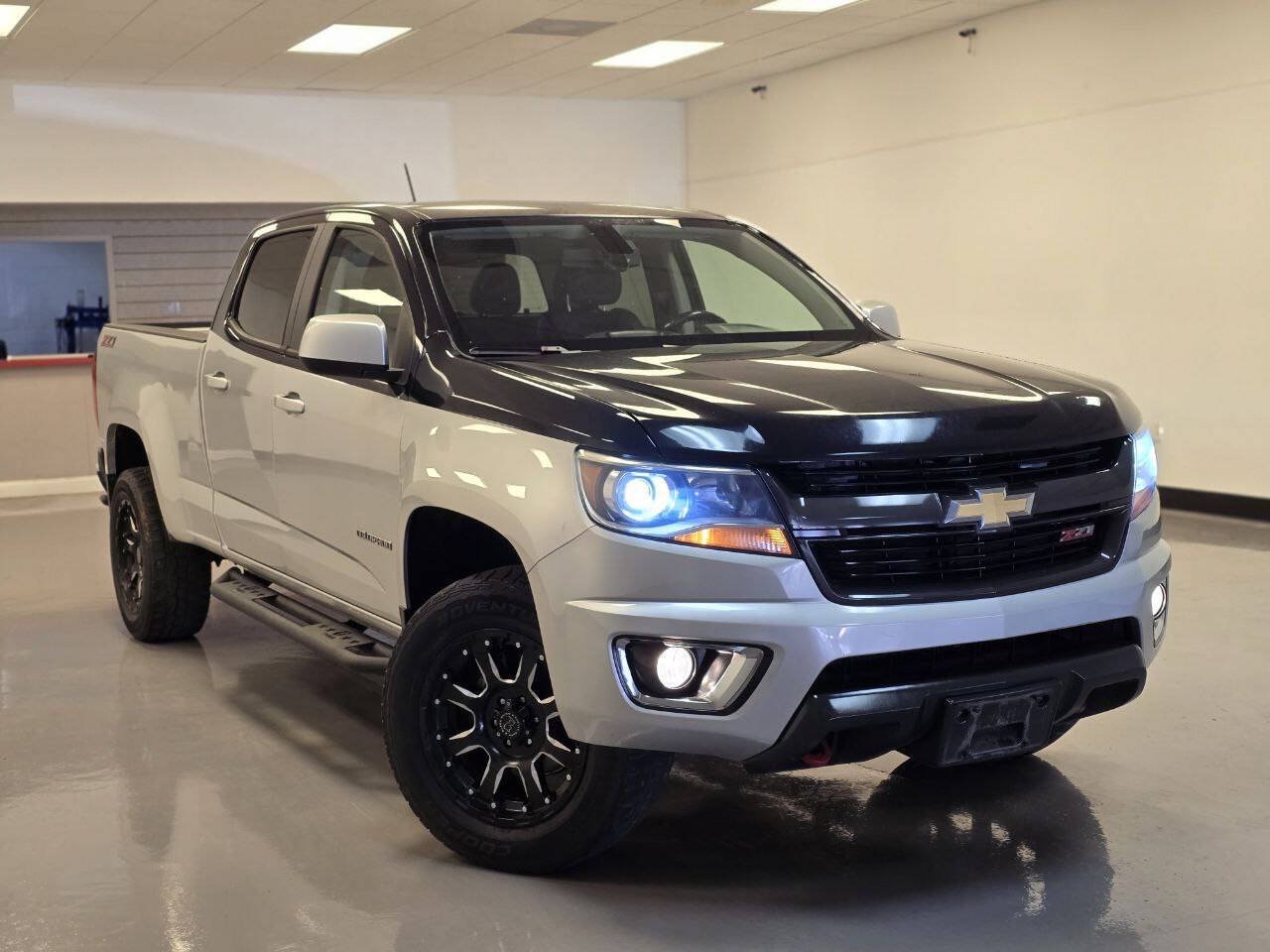 Used 2015 Chevrolet Colorado Z71 RWD image 2