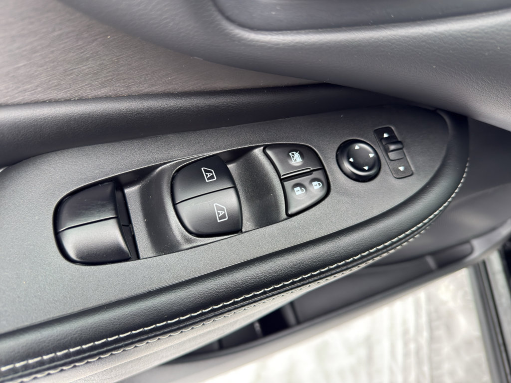 Certified 2024 Nissan Murano SV w/ SV Midnight Edition Package image 12