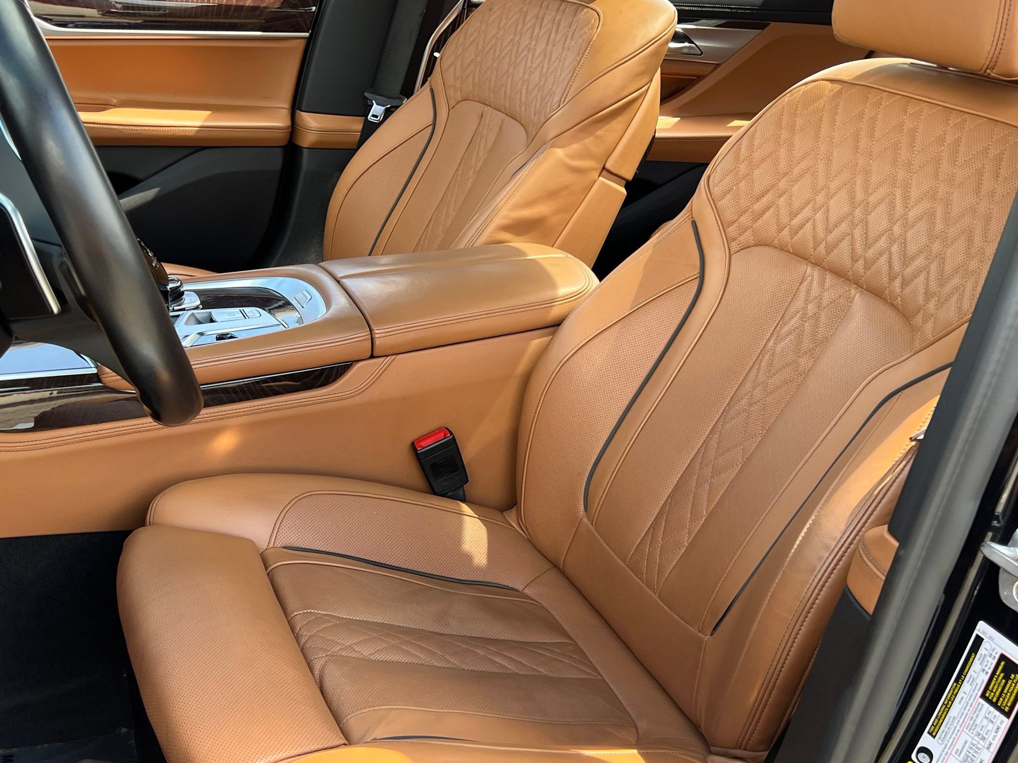 Used 2022 BMW 750i xDrive w/ Executive Package AWD/4WD image 5