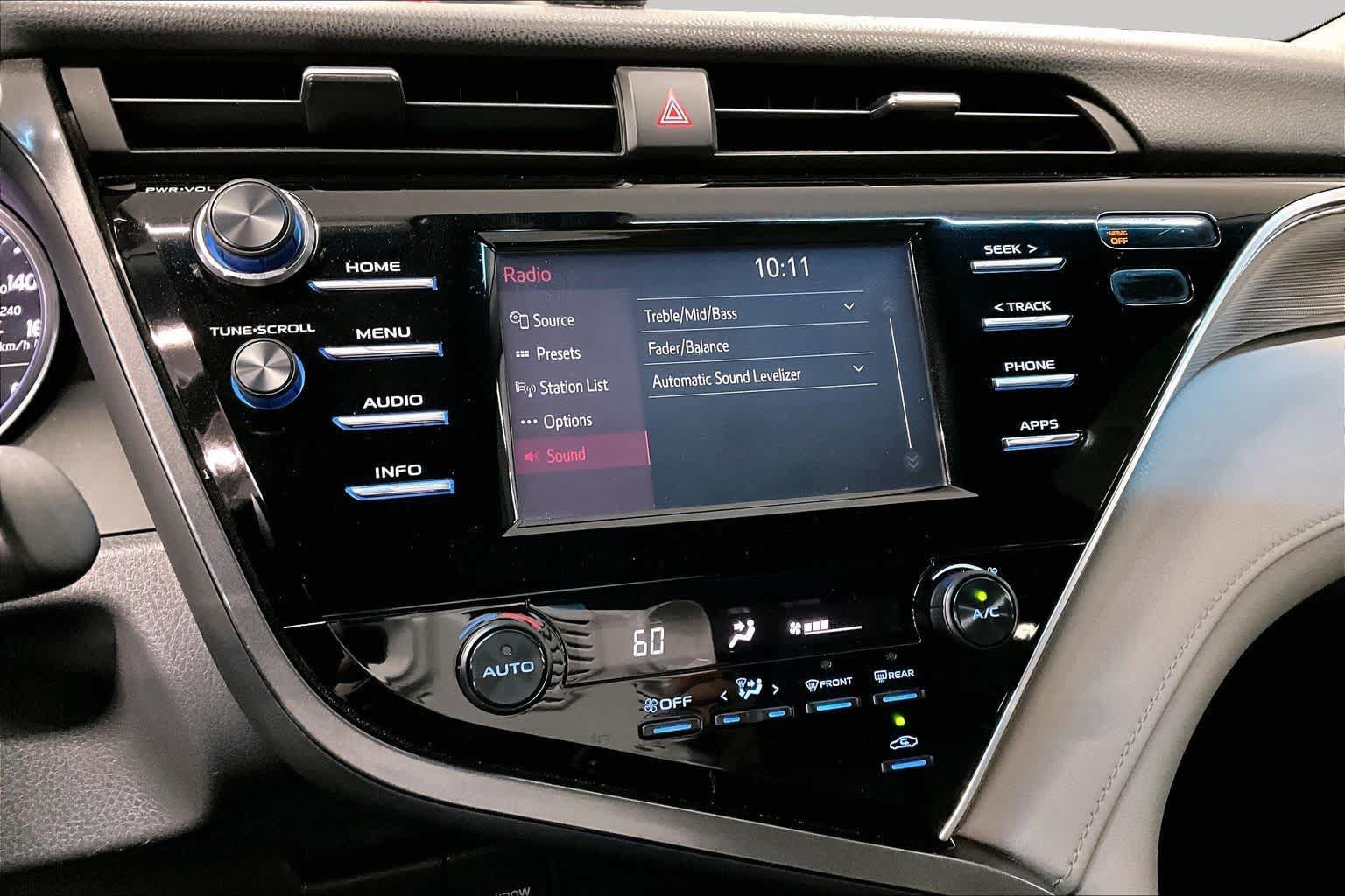 Used 2018 Toyota Camry SE FWD image 6