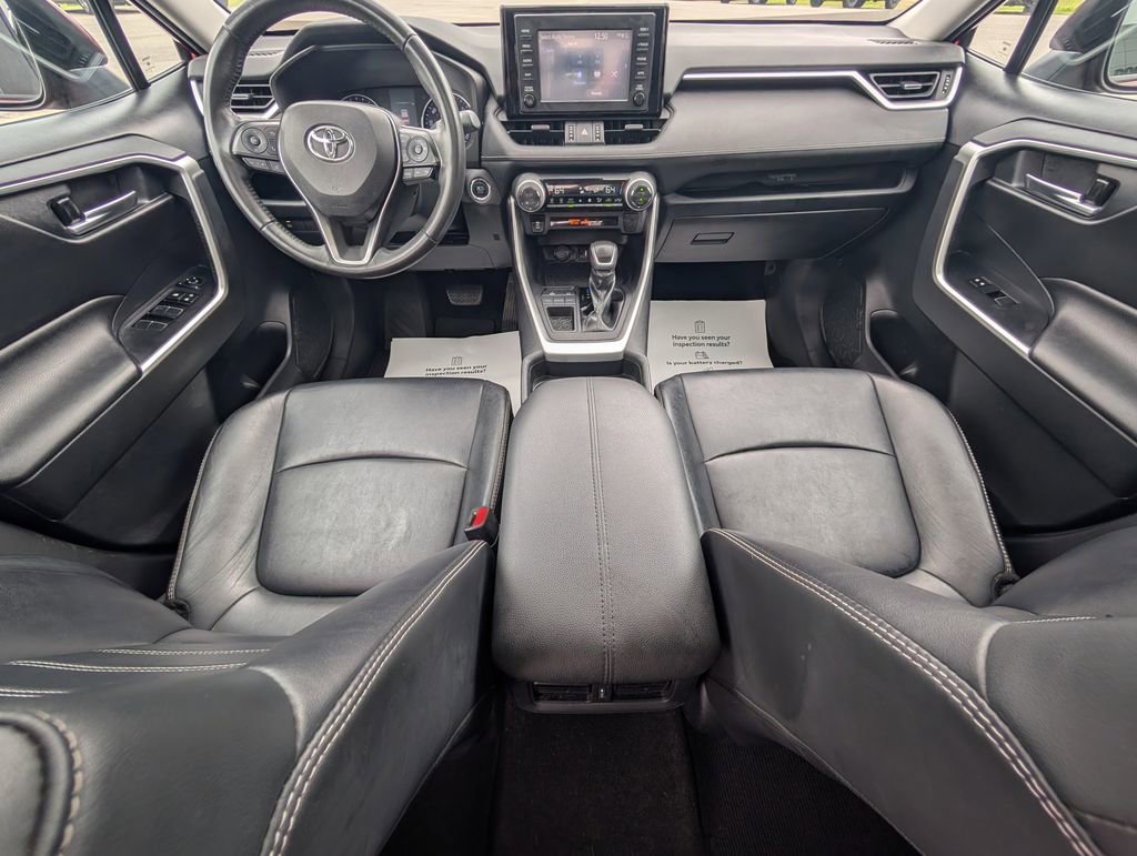 Used 2019 Toyota RAV4 XLE Premium FWD image 17