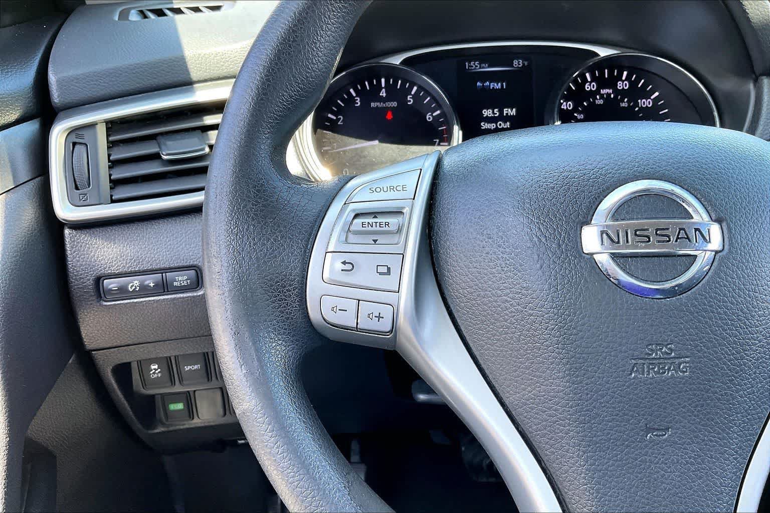 Used 2016 Nissan Rogue SV FWD image 24