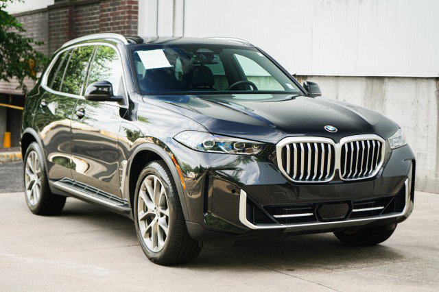 Used 2024 BMW X5 xDrive40i w/ Premium Package image 5