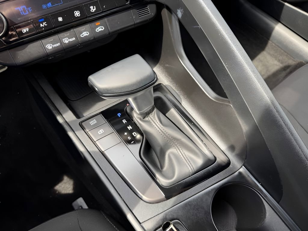 Used 2025 Hyundai Elantra Sport image 25