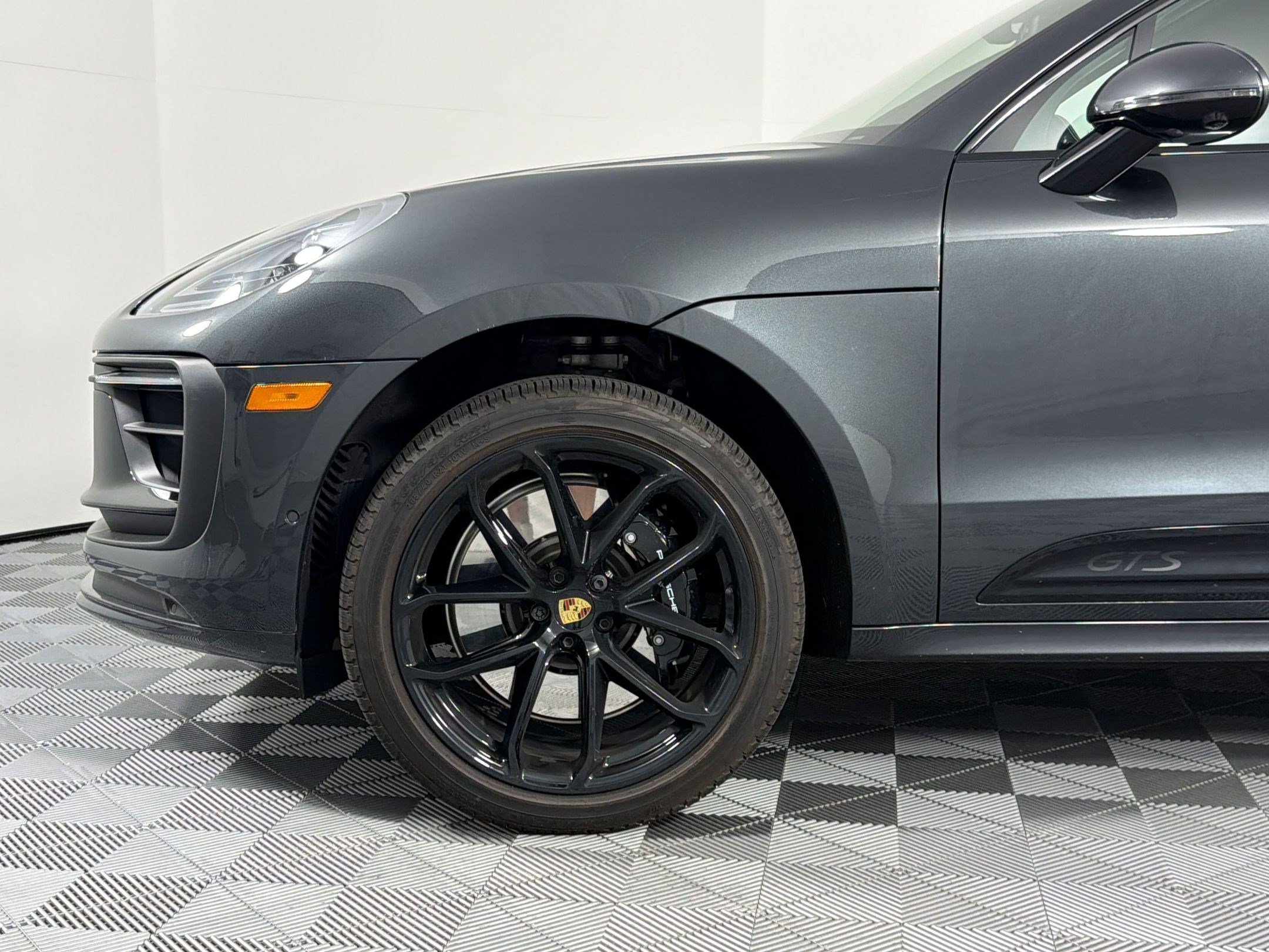 Certified 2025 Porsche Macan GTS AWD/4WD image 12