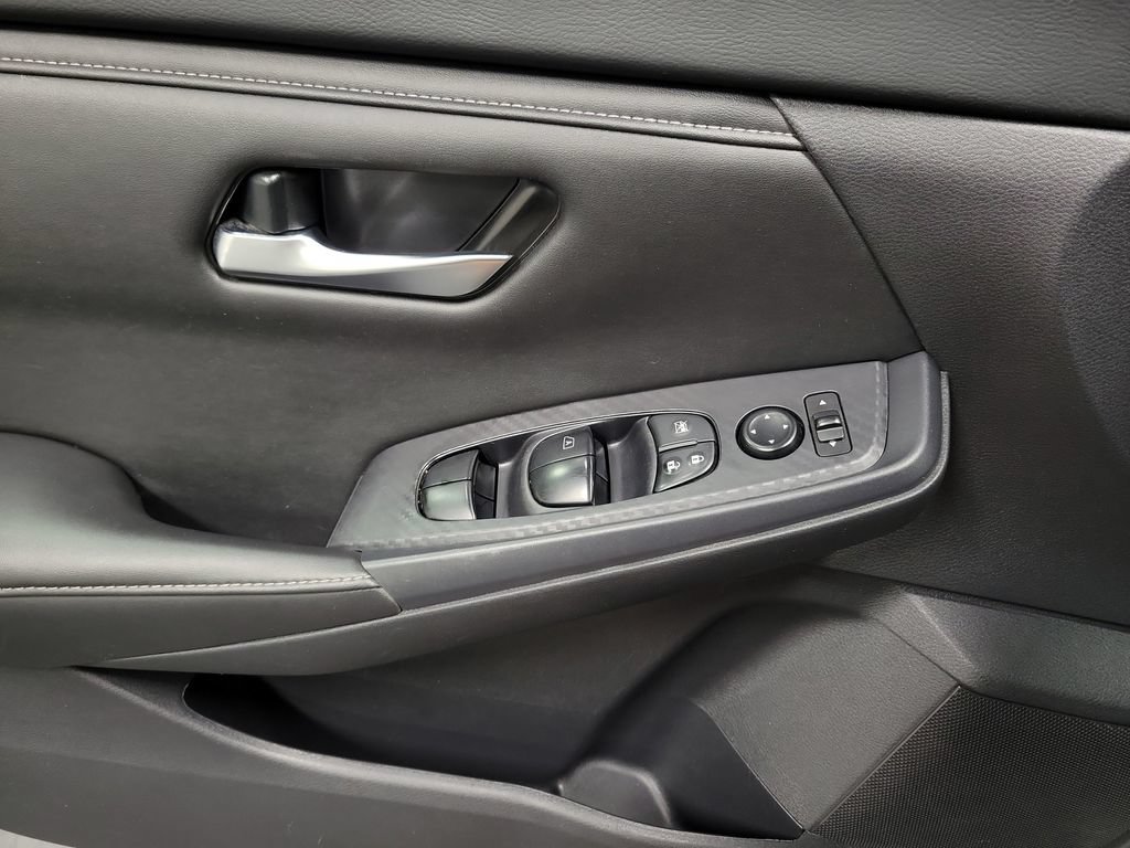 Used 2024 Nissan Sentra SV FWD image 28