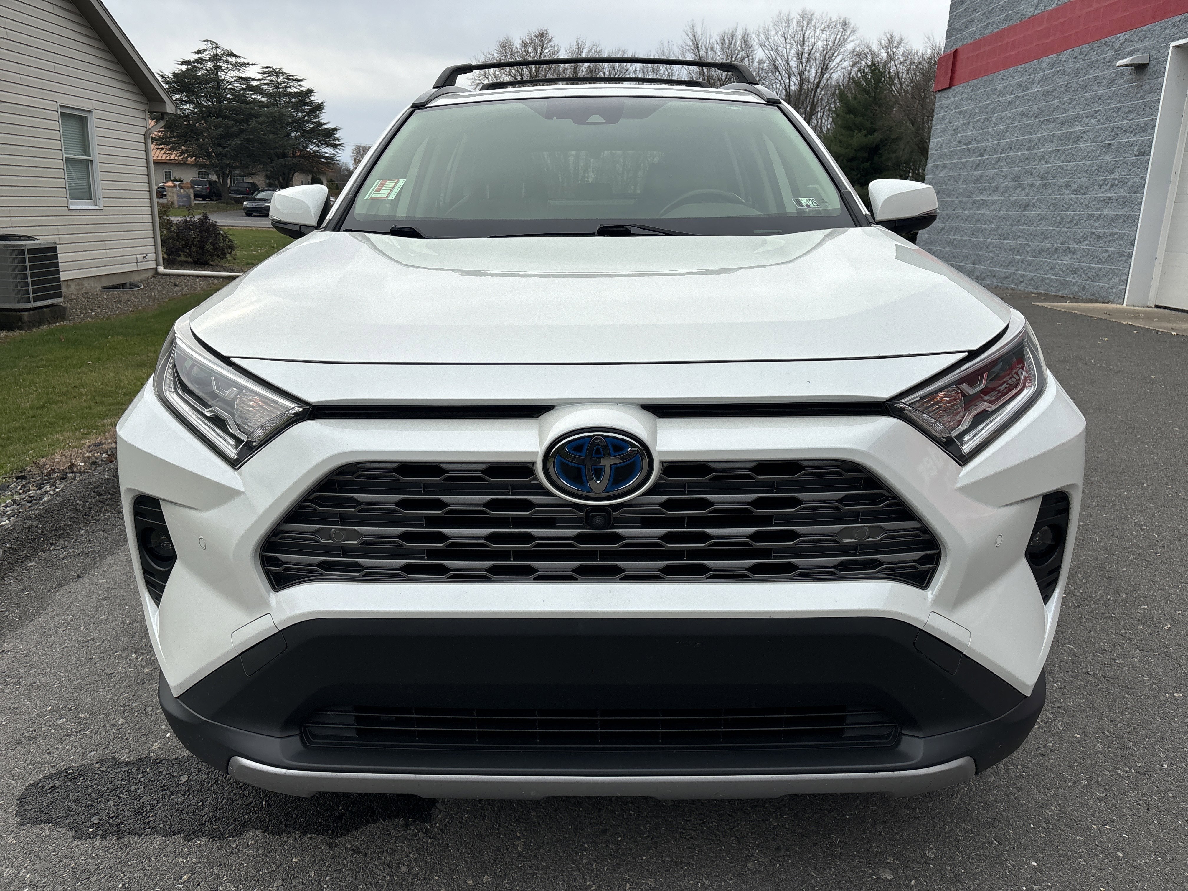 Used 2020 Toyota RAV4 Limited image 9