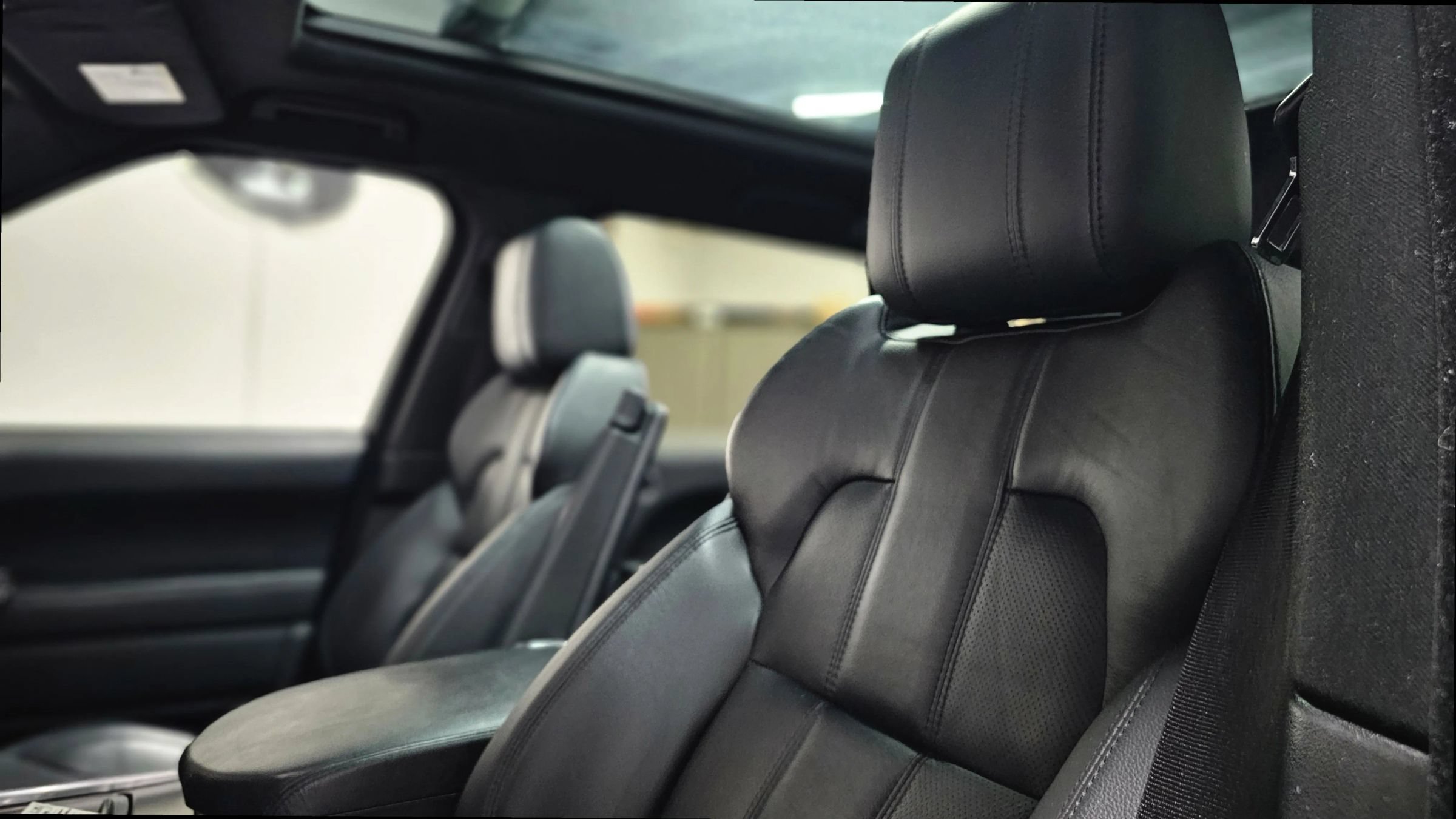 Used 2017 Land Rover Range Rover Sport SE AWD/4WD image 14