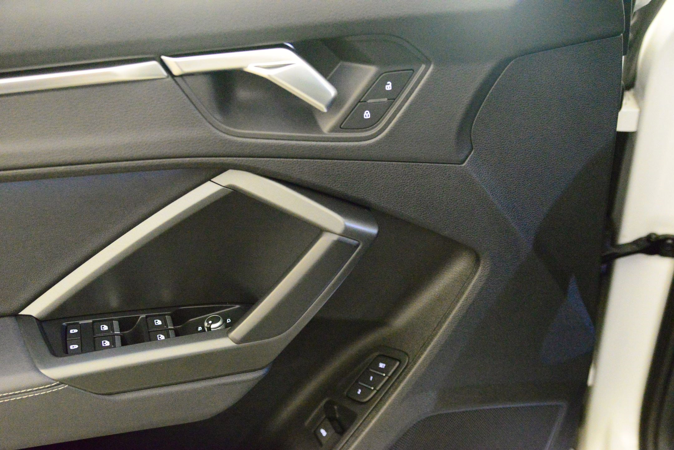 Certified 2023 Audi Q3 2.0T Premium w/ Black Optic Sport Package image 9