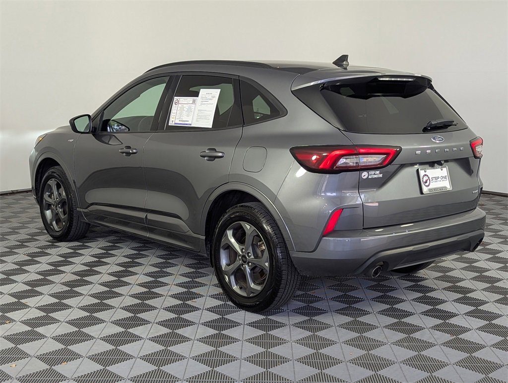 Used 2024 Ford Escape ST-Line image 5